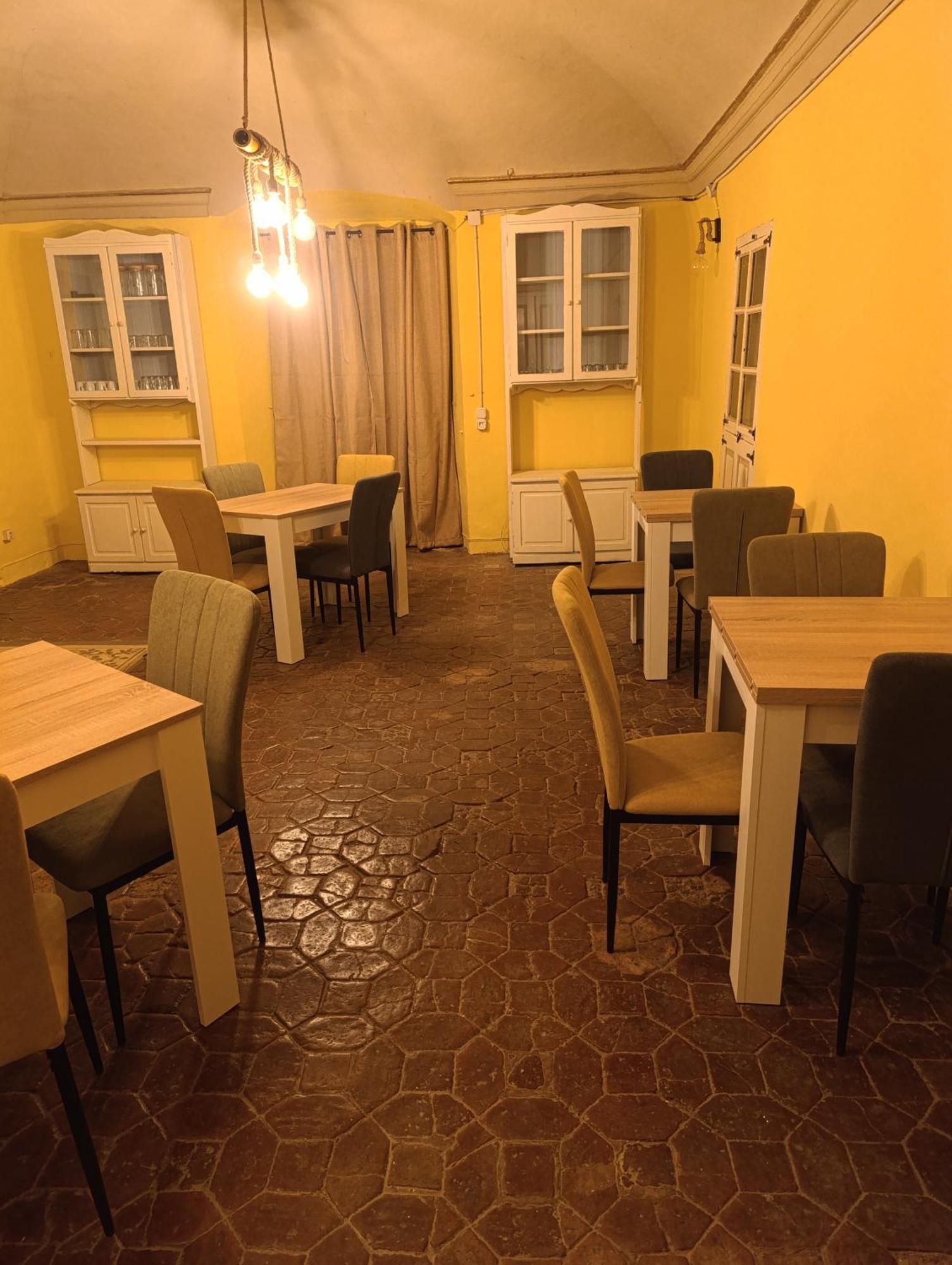 Mas Pitre Bed & Breakfast Besalu Exterior photo