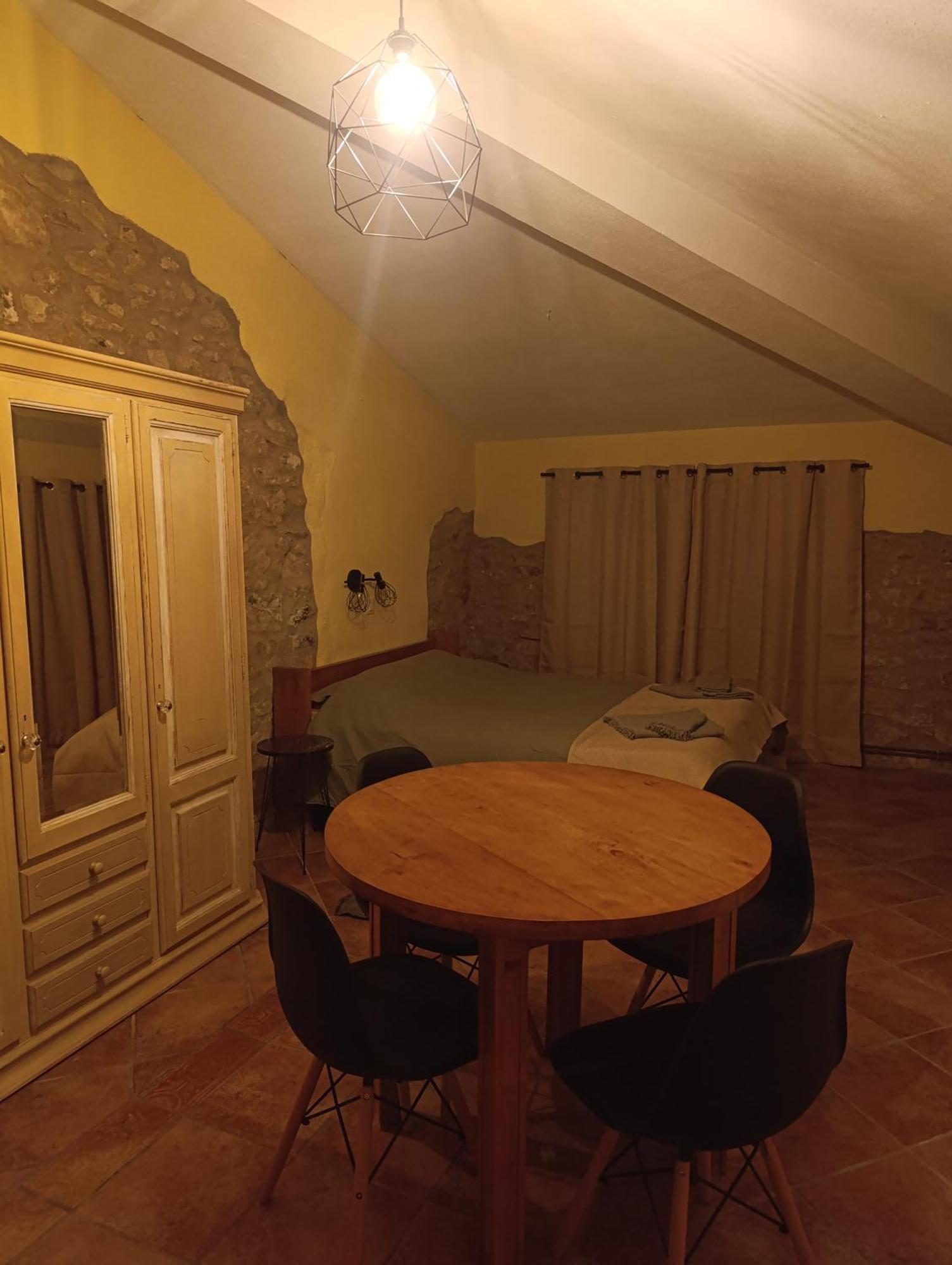 Mas Pitre Bed & Breakfast Besalu Exterior photo