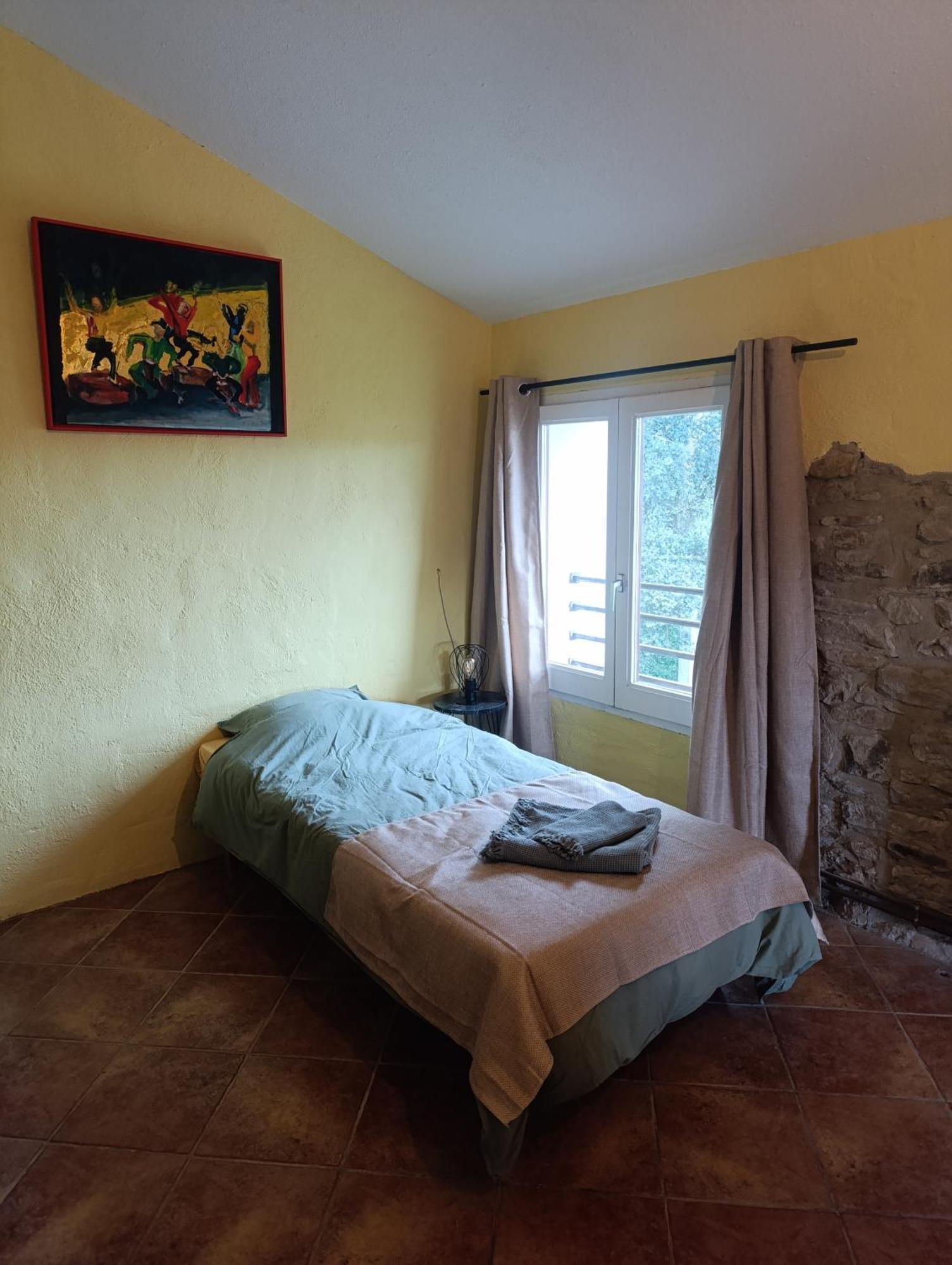 Mas Pitre Bed & Breakfast Besalu Exterior photo
