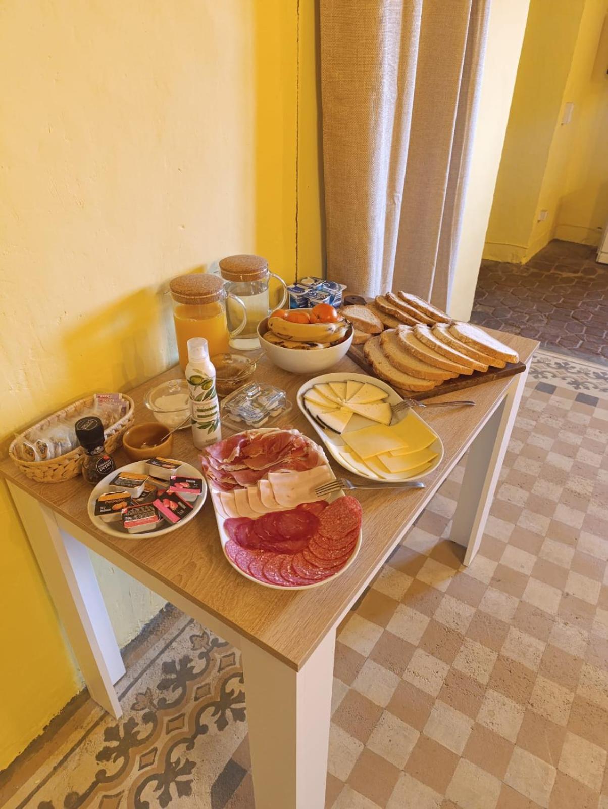 Mas Pitre Bed & Breakfast Besalu Exterior photo
